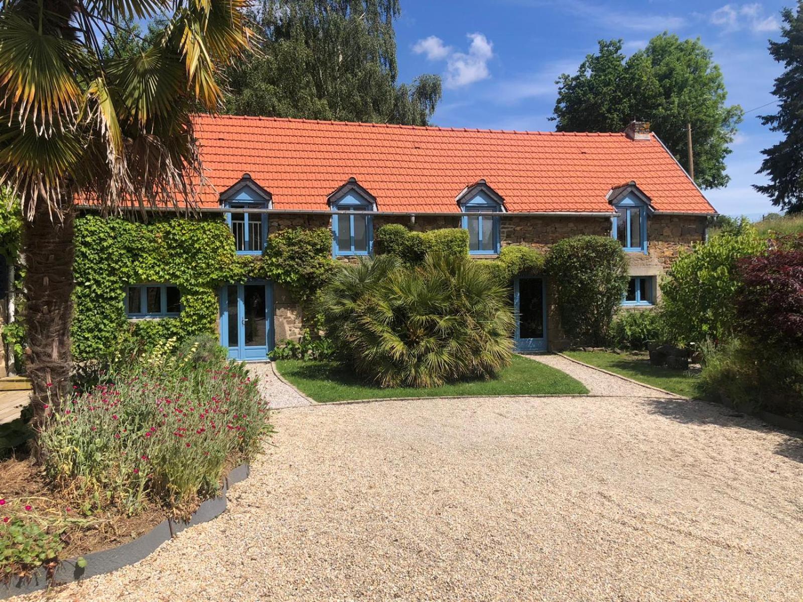 Gites De La Touche Aux Pourvoirs Combourg Exterior foto