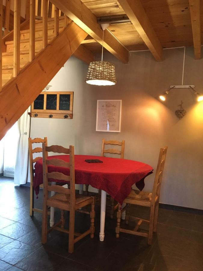 Gites De La Touche Aux Pourvoirs Combourg Exterior foto